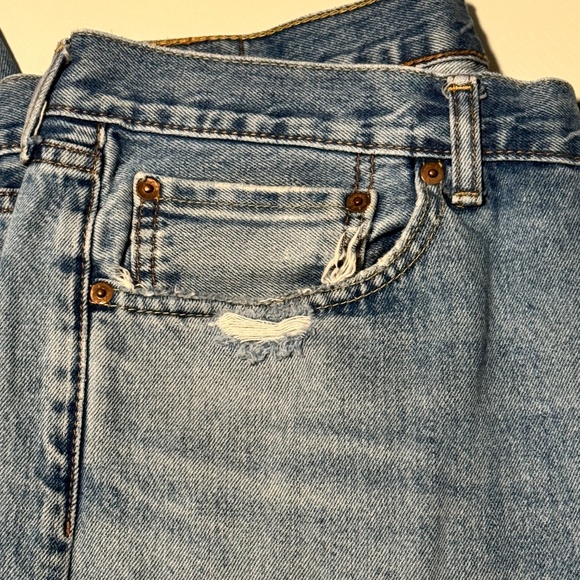 Levi's Men's 505 Mid Rise Regular Fit Medium Wash Levi's Size 36 x 29 - Picture 5 of 10